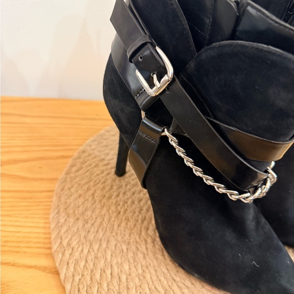 4/$25 • Le Chateau Stiletto Chain Detail Ankle Boots - Picture 2 of 4